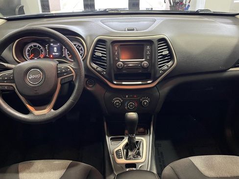 Used 2015 Jeep Cherokee Sport w/ Sport Appearance Group image 29