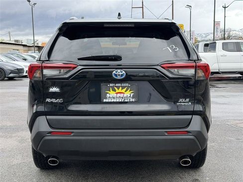 Used 2021 Toyota RAV4 XLE w/ Convenience Package AWD/4WD image 6