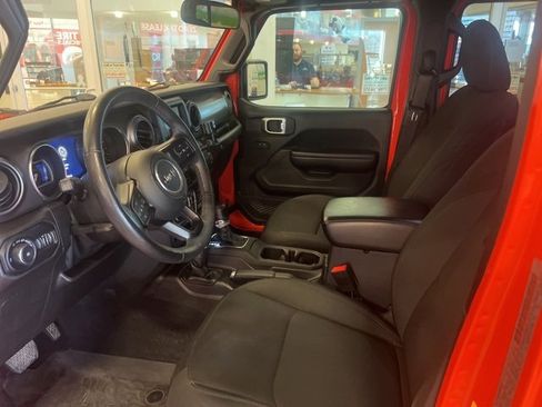 Used 2018 Jeep Wrangler Unlimited Sport S image 6