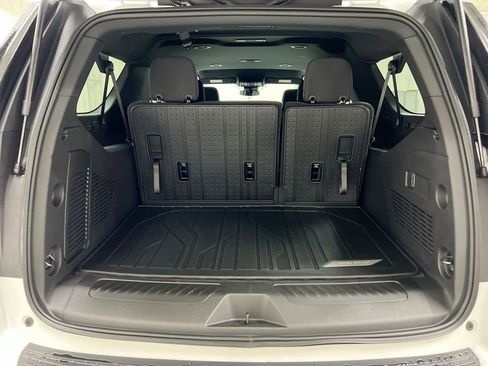 New 2026 Chevrolet Suburban LS image 25