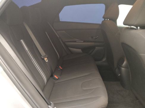 Used 2025 Hyundai Elantra Sport FWD image 19