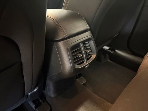 Used 2019 Jeep Cherokee Latitude w/ Popular Appearance Group image 22