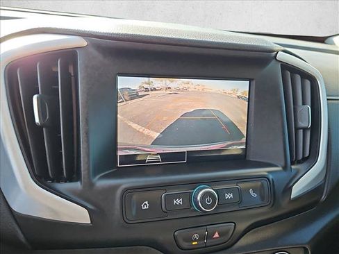 Used 2023 GMC Terrain SLE w/ Driver Convenience Package FWD image 13