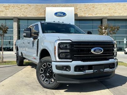 New 2026 Ford F350 Platinum w/ FX4 Off-Road Package