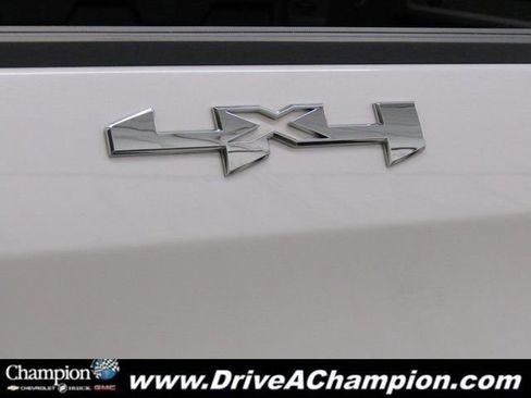 Used 2022 GMC Sierra 1500 SLT w/ SLT Premium Plus Package image 5