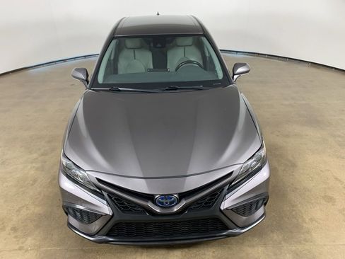 Used 2022 Toyota Camry SE FWD image 4