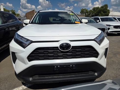 Used 2025 Toyota RAV4 XLE FWD image 6