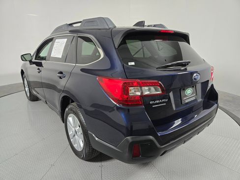Used 2018 Subaru Outback 2.5i Premium AWD/4WD image 12