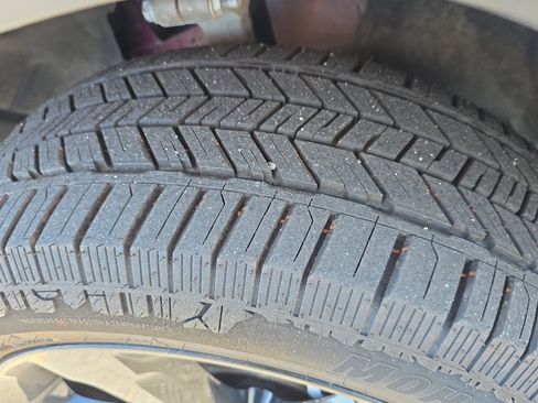 Used 2023 Jeep Grand Cherokee L Limited w/ Black Appearance Package image 14