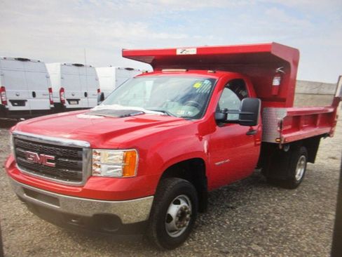 Used 2011 GMC Sierra 3500 W/T image 1