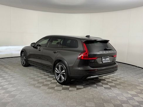 Used 2025 Volvo V60 B5 Cross Country Plus AWD/4WD image 9