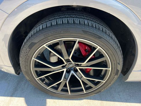 Used 2019 Audi Q8 Premium Plus AWD/4WD image 11