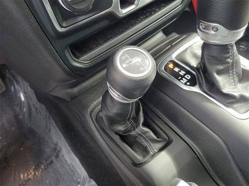 Used 2024 Jeep Wrangler Sport S image 17