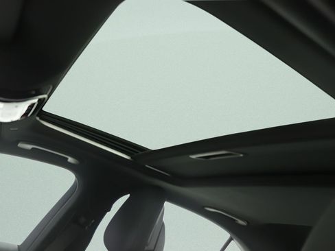 Used 2024 Mercedes-Benz C 300 Sedan image 22