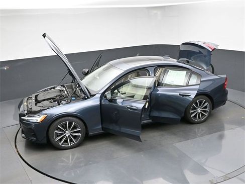 Used 2022 Volvo S60 B5 Momentum w/ Premium Package image 50