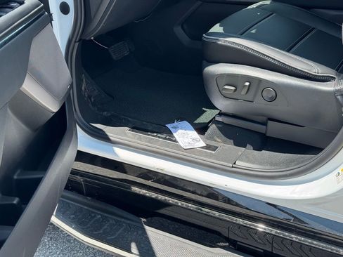 New 2025 GMC Sierra EV Denali image 21