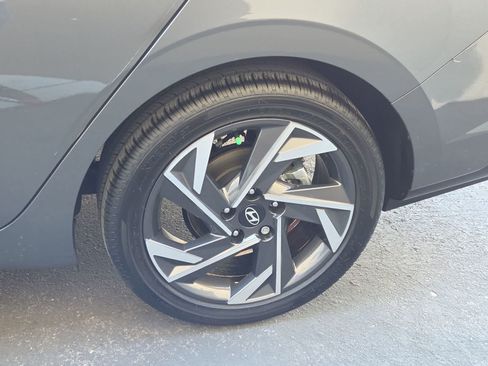 Used 2025 Hyundai Elantra Limited w/ Cargo Package FWD image 12
