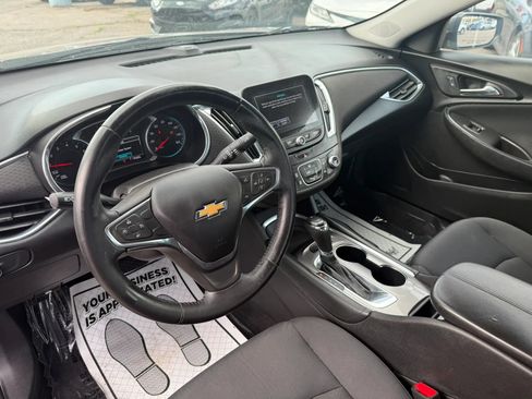 Used 2017 Chevrolet Malibu LT FWD image 11