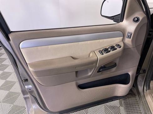 Used 2002 Mercury Mountaineer AWD V8 image 11