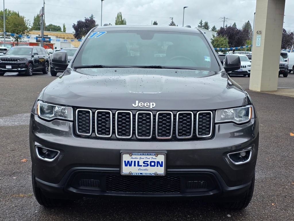 Used 2017 Jeep Grand Cherokee Laredo w/ Quick Order Package 23E AWD/4WD image 3