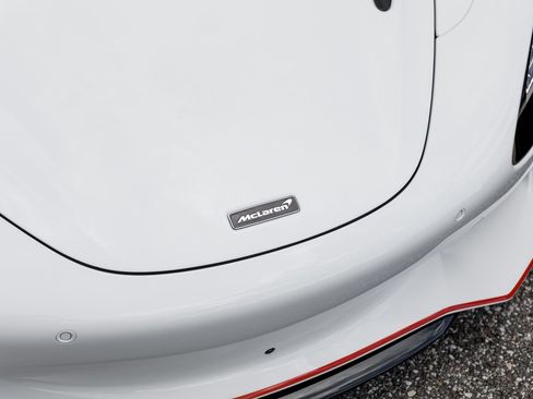 Used 2024 McLaren 750S Spider RWD image 37