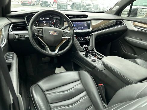 Used 2022 Cadillac XT6 Premium Luxury w/ Platinum Package image 4
