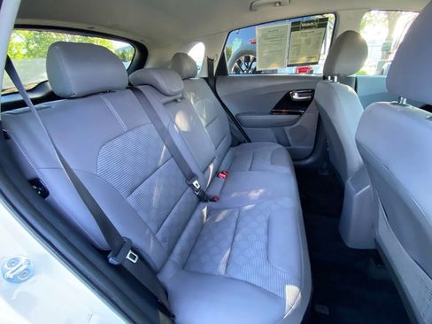 Used 2022 Kia Niro LXS w/ Digital Cluster Package FWD image 34