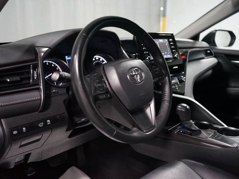 Used 2024 Toyota Camry SE image 18