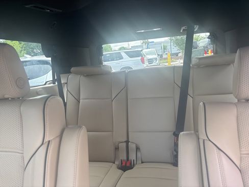 Used 2023 Cadillac Escalade Premium Luxury w/ Performance Package image 40