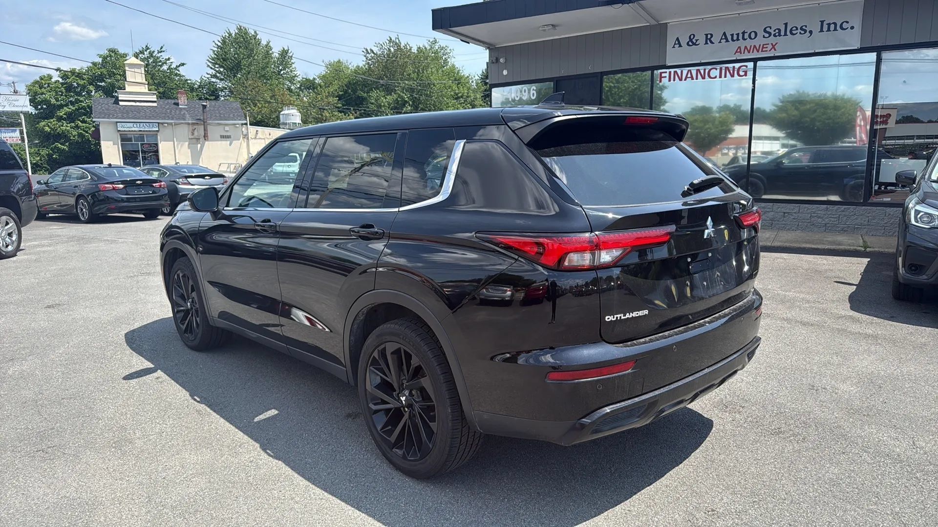 Used 2024 Mitsubishi Outlander FWD image 7
