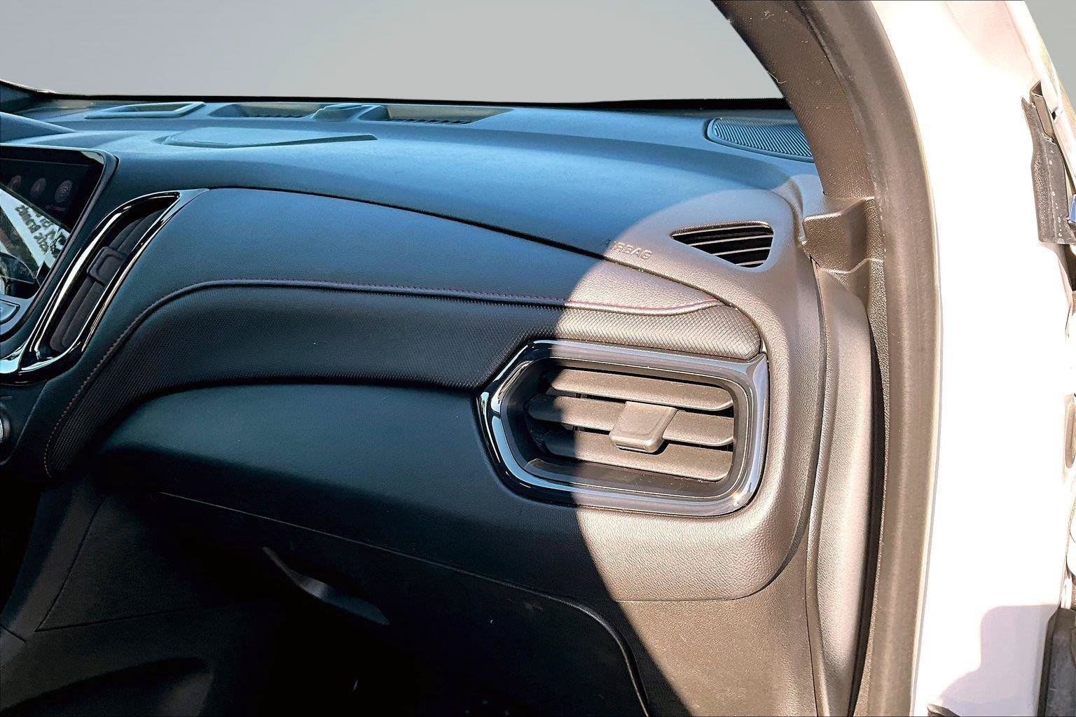Used 2022 Chevrolet Equinox RS w/ RS Leather Package AWD/4WD image 18
