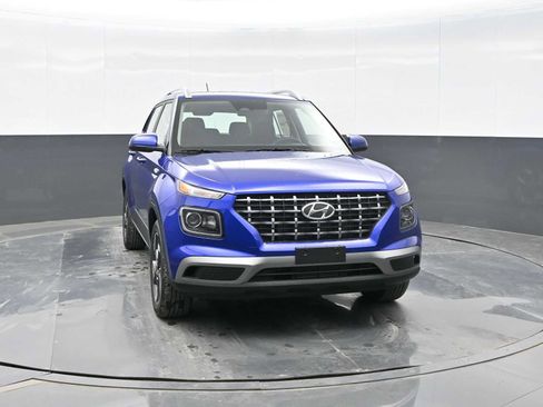 New 2026 Hyundai Venue SEL image 2