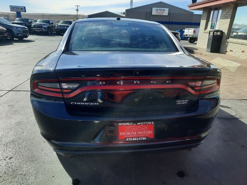 Used 2019 Dodge Charger Police RWD image 3