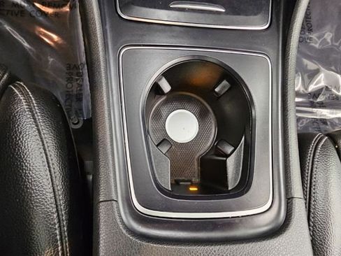 Used 2018 Mercedes-Benz GLA 250 4MATIC w/ Premium Package image 18