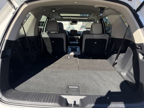 Certified 2024 Honda Pilot Touring image 31