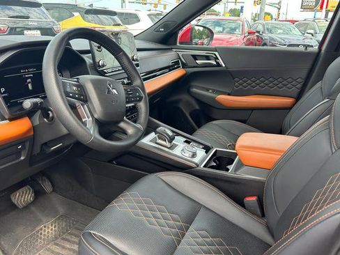 Used 2024 Mitsubishi Outlander SEL image 10