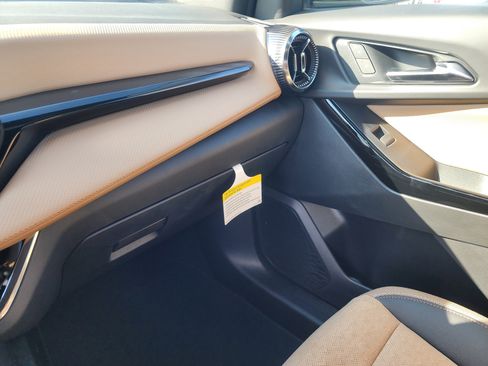 New 2025 Chevrolet Equinox ACTIV w/ Safety and Technology Package image 37