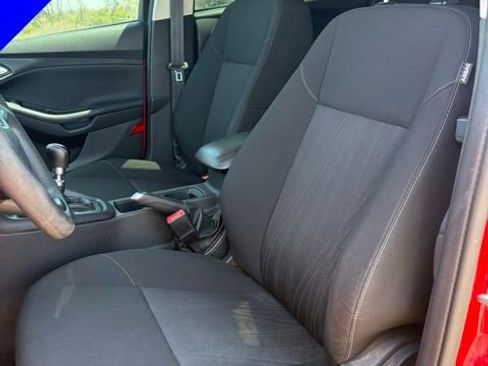 Used 2017 Ford Focus SE FWD image 13