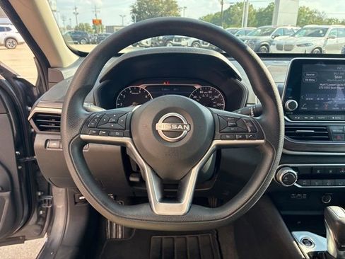 Used 2024 Nissan Altima 2.5 SV image 21