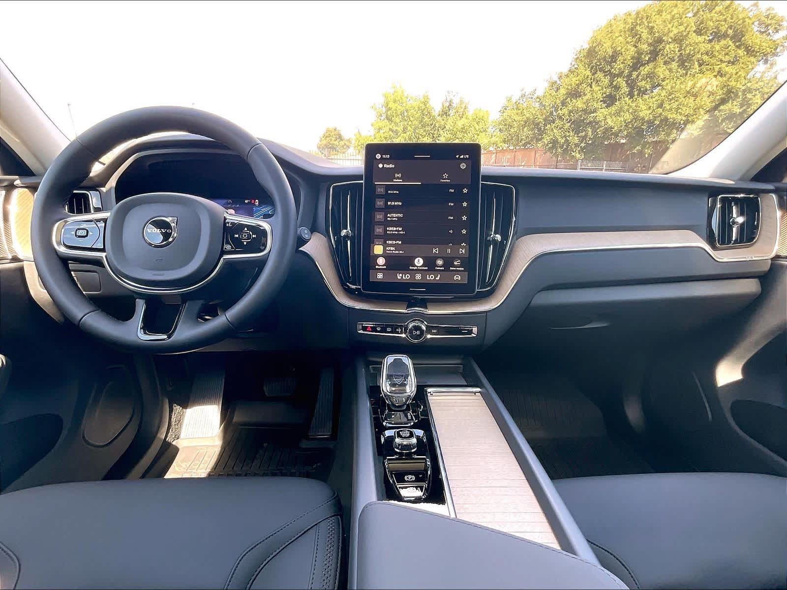 New 2027 Volvo XC60 B5 Plus AWD/4WD image 7