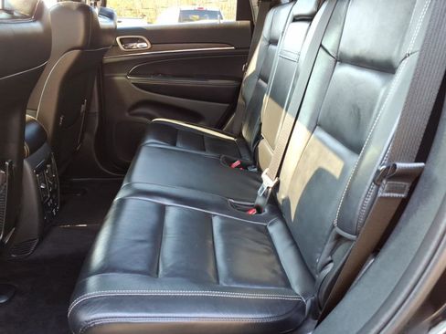 Used 2017 Jeep Grand Cherokee Limited image 10