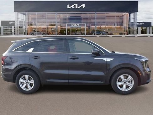 New 2026 Kia Sorento LX FWD image 2