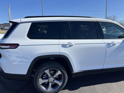 New 2026 Jeep Grand Cherokee L Limited AWD/4WD image 6