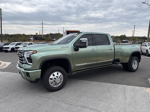 Used 2024 Chevrolet Silverado 3500 High Country w/ High Country Premium Package image 5