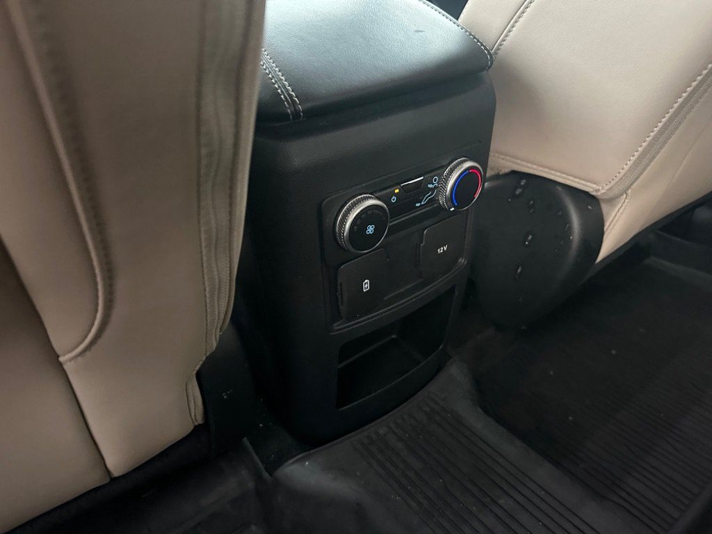 Used 2021 Ford Explorer XLT w/ Equipment Group 202A RWD image 8