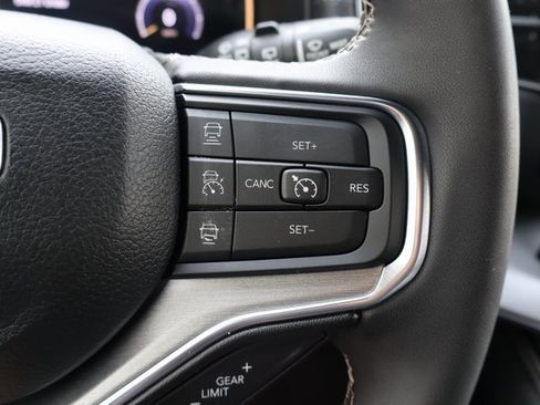 Used 2023 Jeep Wagoneer Series II image 24