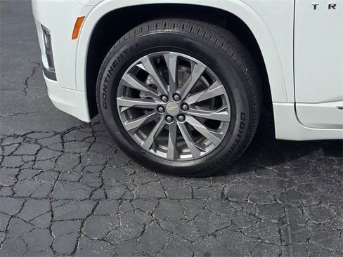 Certified 2023 Chevrolet Traverse Premier w/ LPO, Floor Liner Package image 9