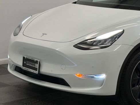 Used 2021 Tesla Model Y Long Range image 2