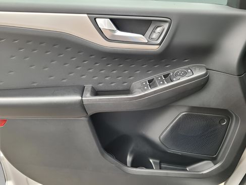 Used 2020 Ford Escape SE Sport image 22