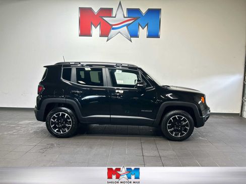 Used 2023 Jeep Renegade Latitude AWD/4WD image 1